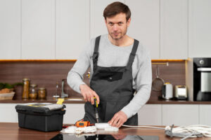 Read more about the article Podłączenie płyt i piekarników elektrycznych: kompleksowy przewodnik po instalacji i bezpieczeństwie